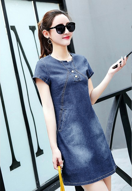 ĐẦM JEAN SUÔNG CỔ V ĐÍNH NÚT 